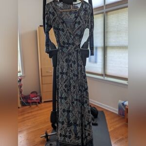 Light On Trend summer maxi wrap dress. Flattering! One size.